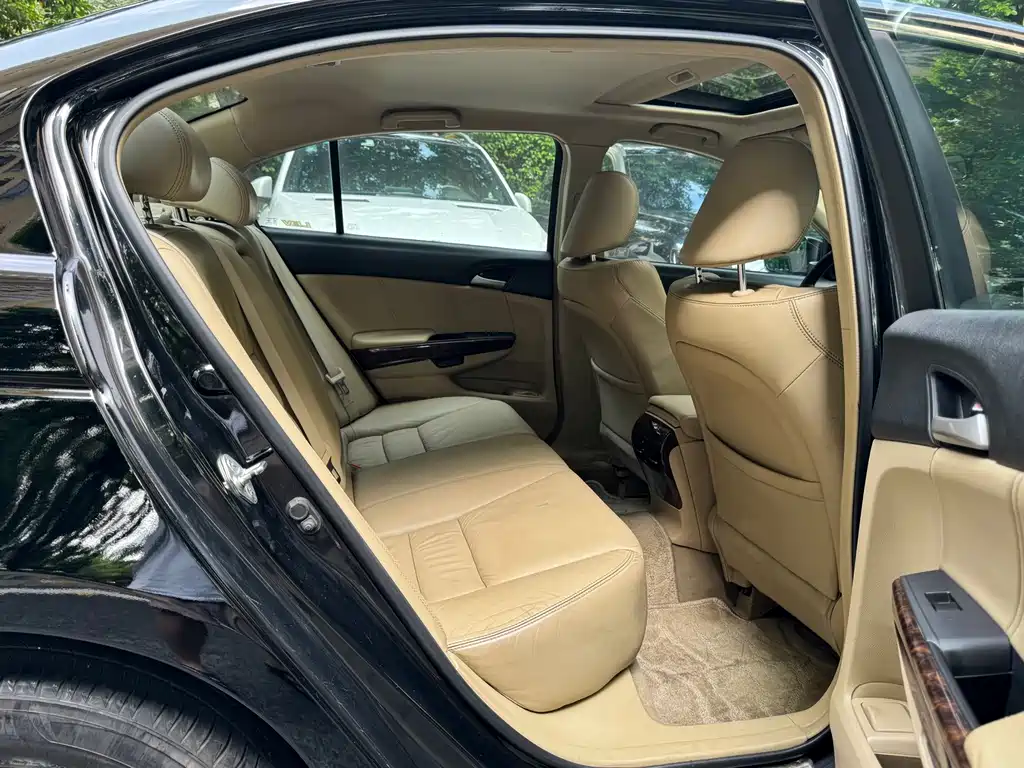 Honda Accord — миниатюра 13