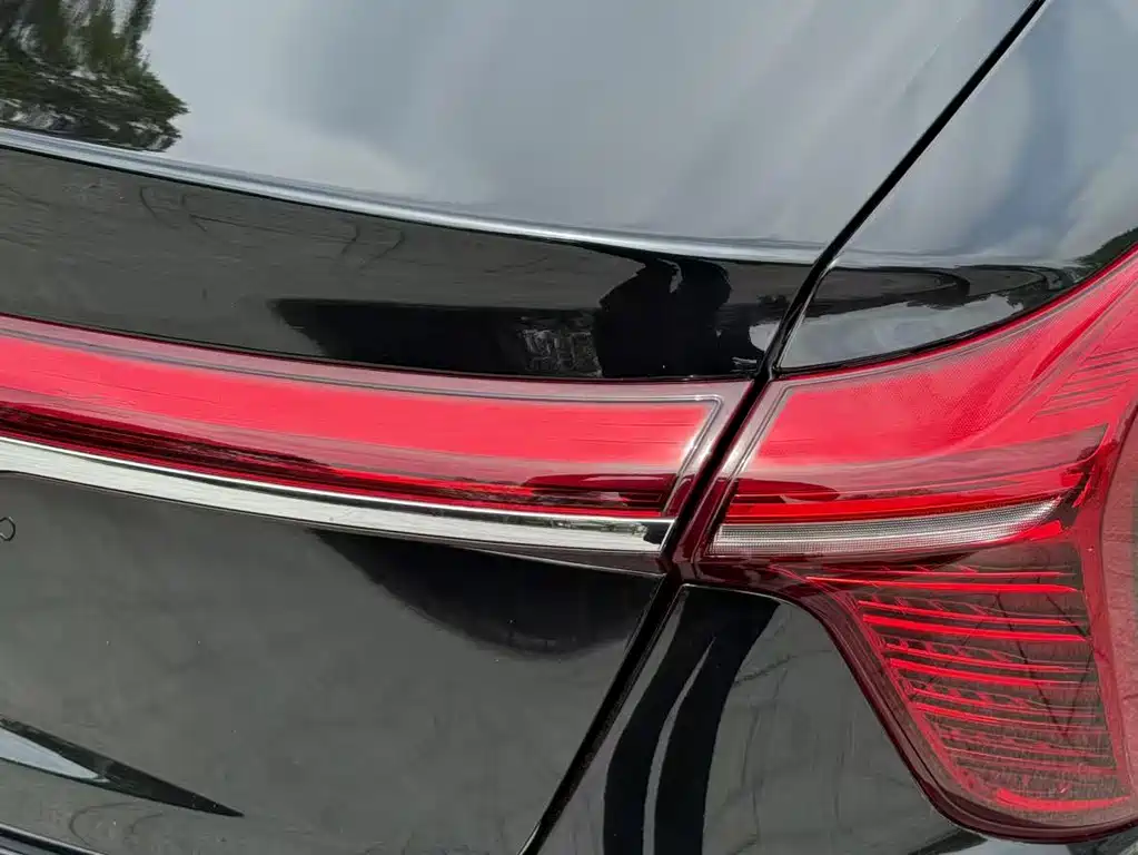Hongqi Hongqi H5 — миниатюра 13