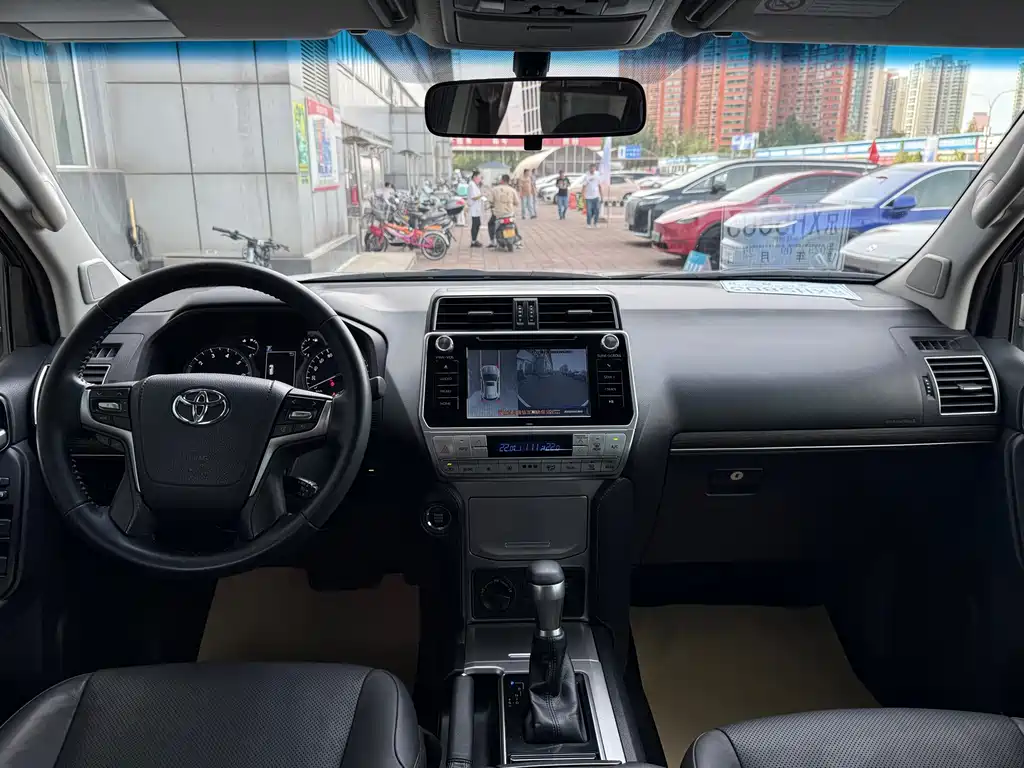 TOYOTA PRADO