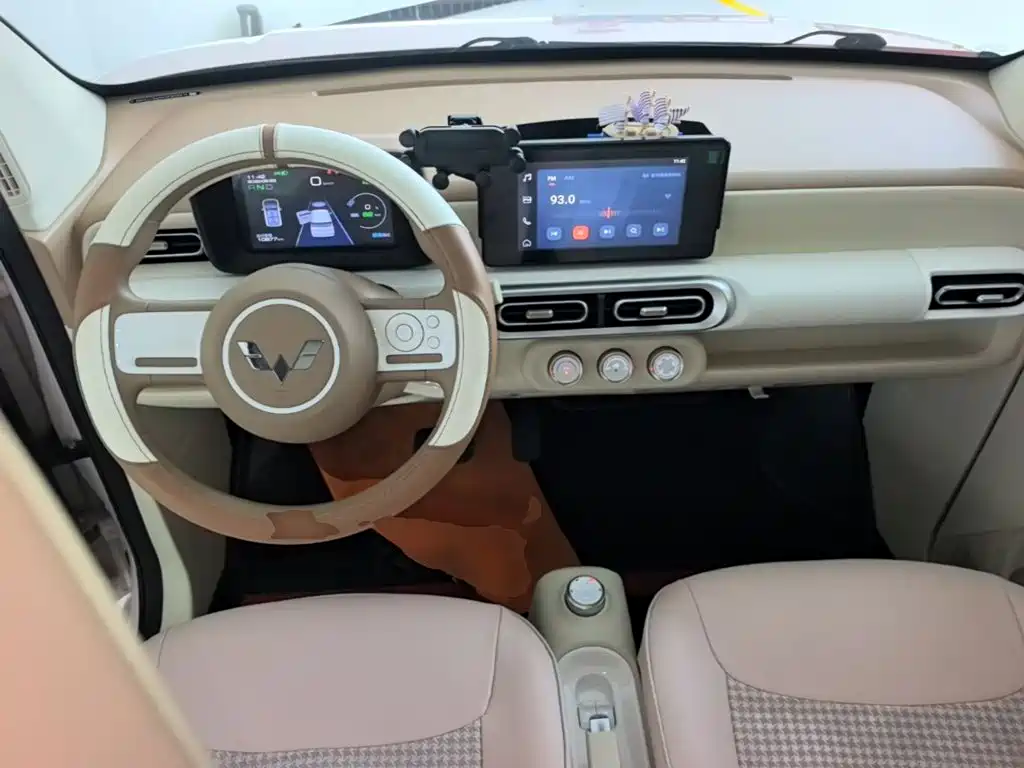 Wuling MINIEV — миниатюра 10