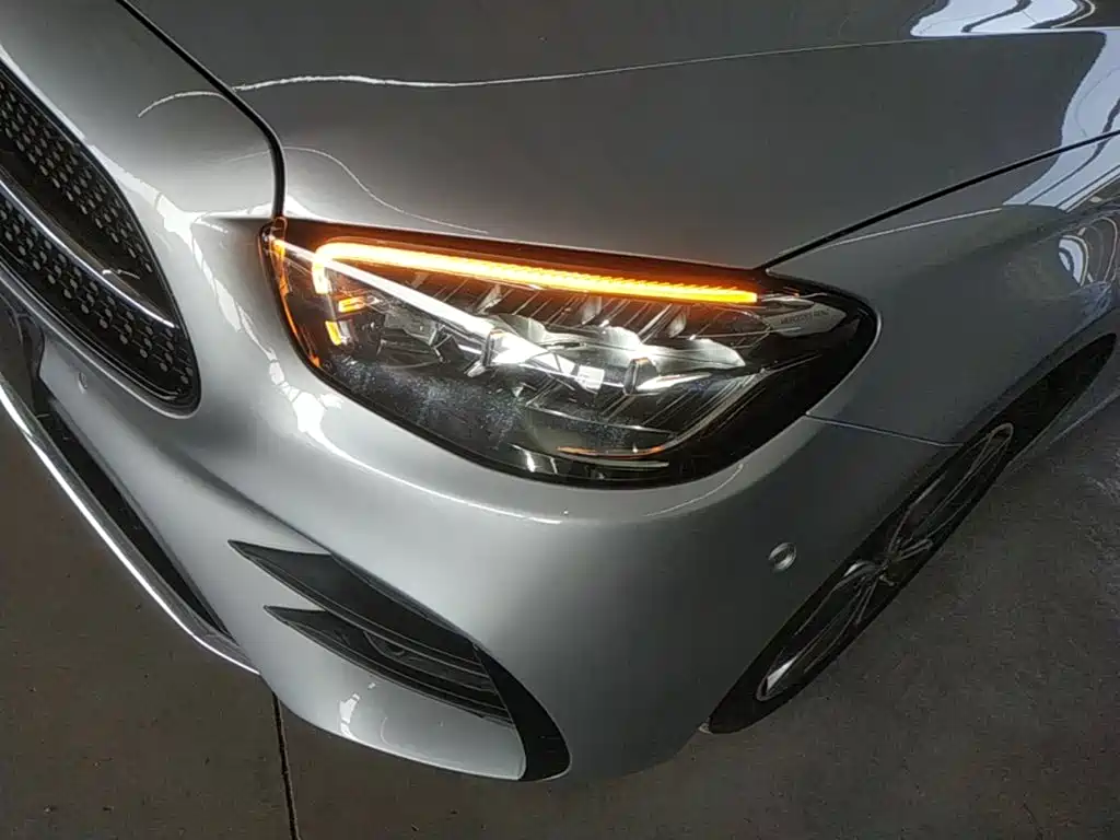 Mercedes-Benz E-Class — миниатюра 24