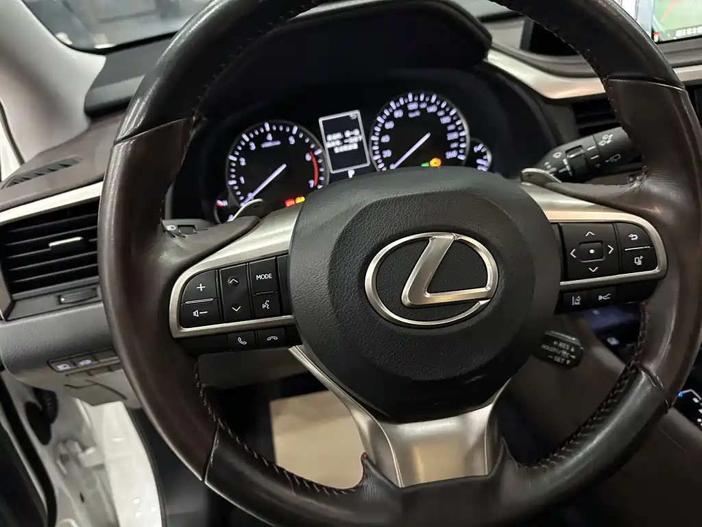 Lexus RX — миниатюра 15