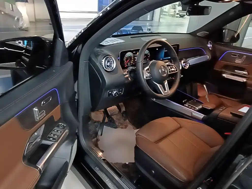 Mercedes-Benz GLB — миниатюра 16