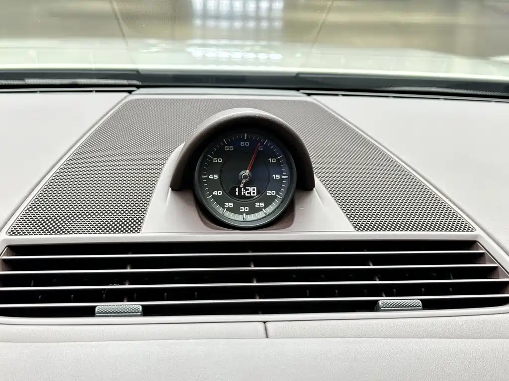 Porsche Panamera — миниатюра 9