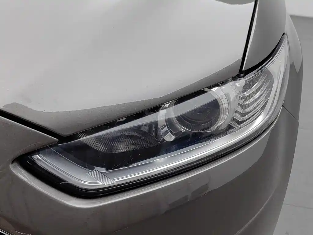 Ford Mondeo — миниатюра 7