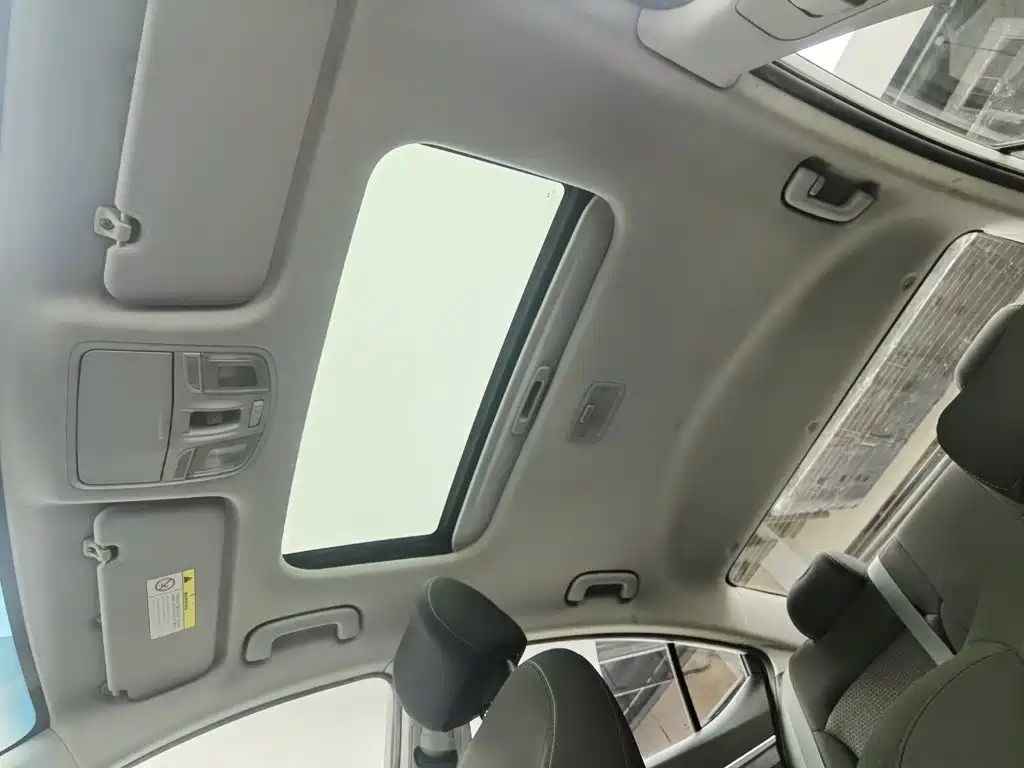 Hyundai Elantra — миниатюра 14