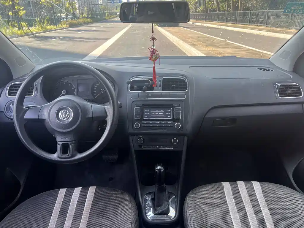 Volkswagen Polo — миниатюра 12
