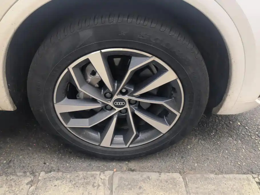 Audi Q5L 2023 40T Luxury