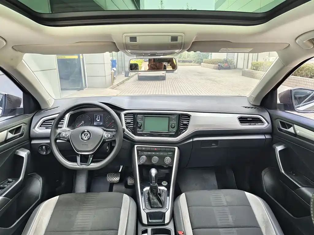 Volkswagen T-Roc — миниатюра 20