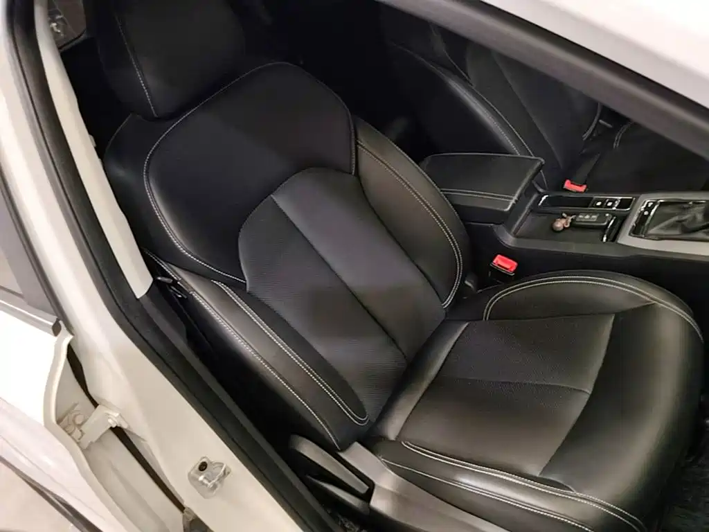 Roewe RX5 — миниатюра 25