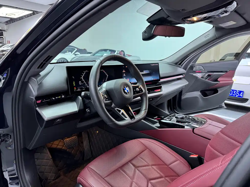 BMW 5 Series — миниатюра 4
