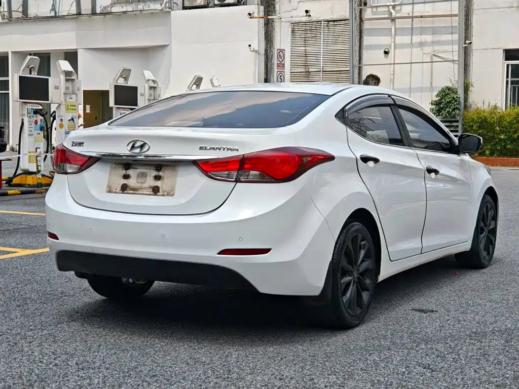 Hyundai Elantra Langdong — миниатюра 5