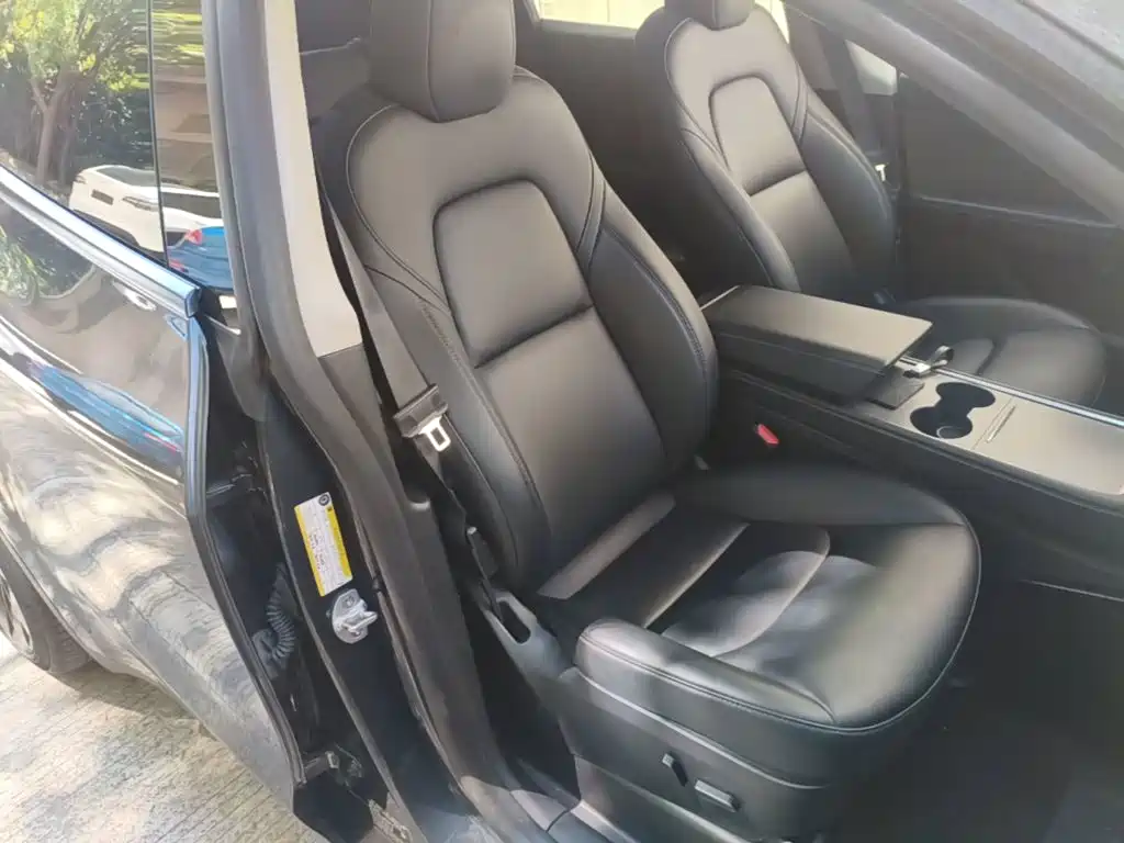 Tesla Model Y — миниатюра 25