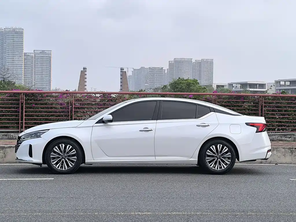 NISSAN TEANA