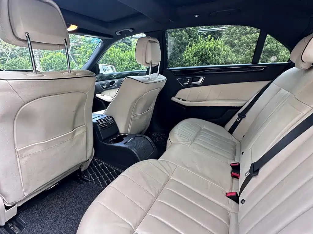 Mercedes-Benz E-Class — миниатюра 6