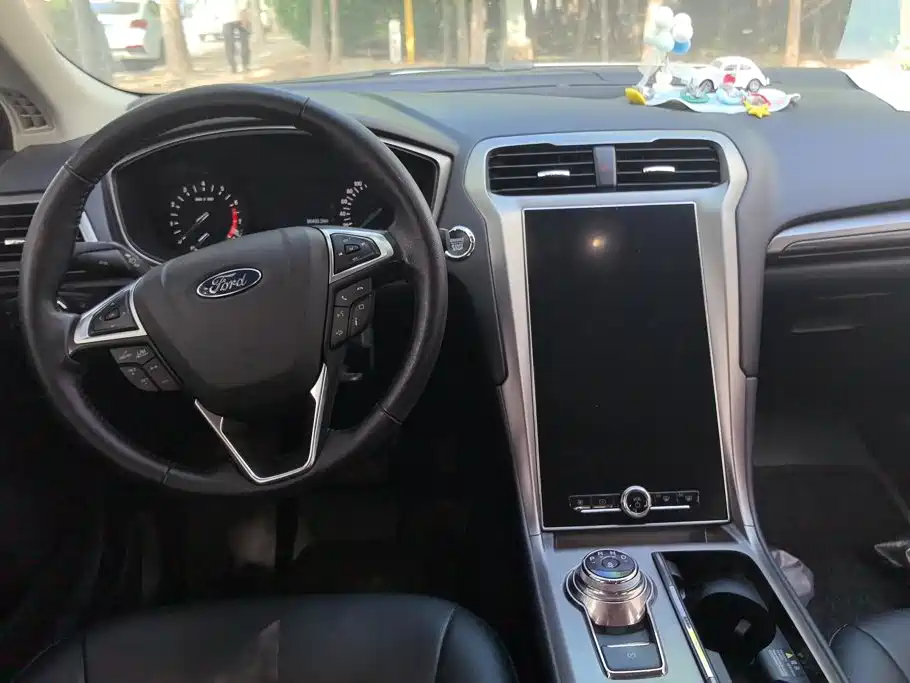 Ford Mondeo — миниатюра 12