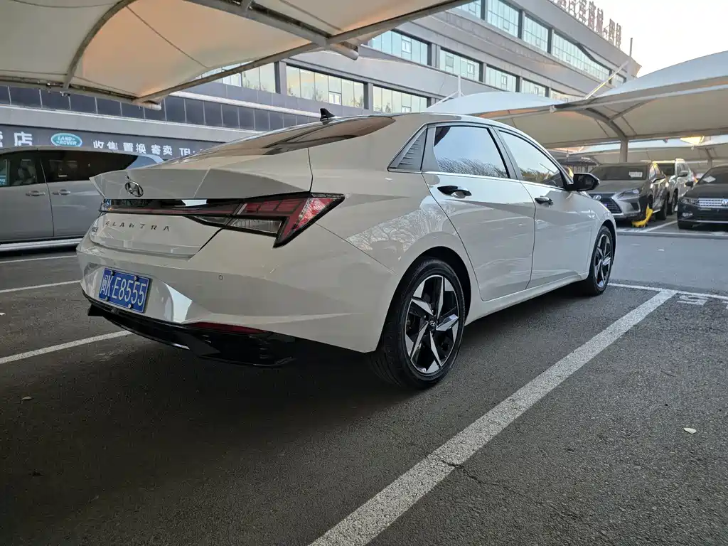 Hyundai Elantra — миниатюра 18