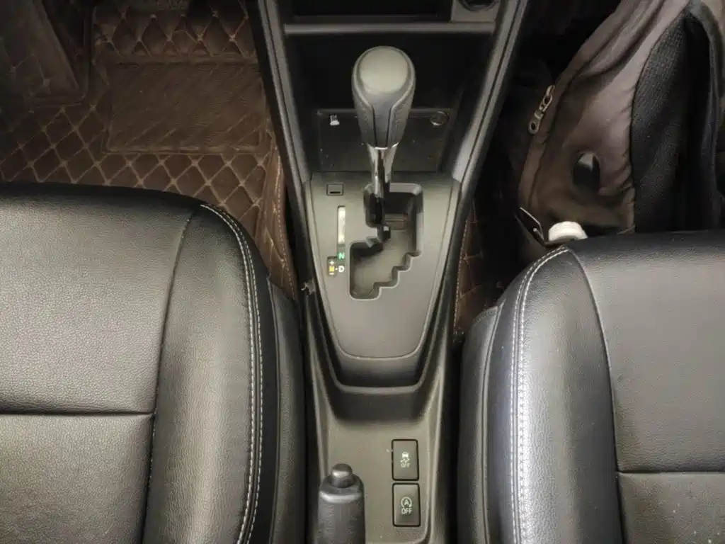 Toyota Yaris L — миниатюра 10