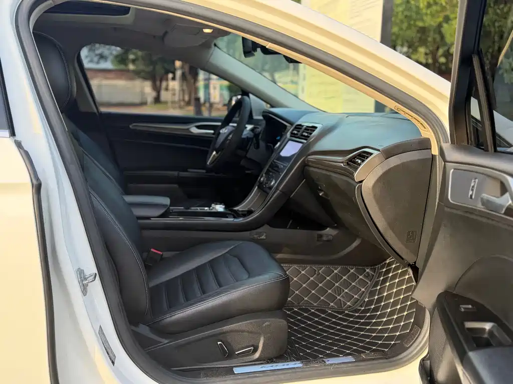 Ford Mondeo — миниатюра 11