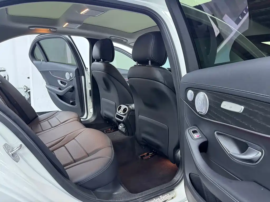 Mercedes-Benz C-Class — миниатюра 14