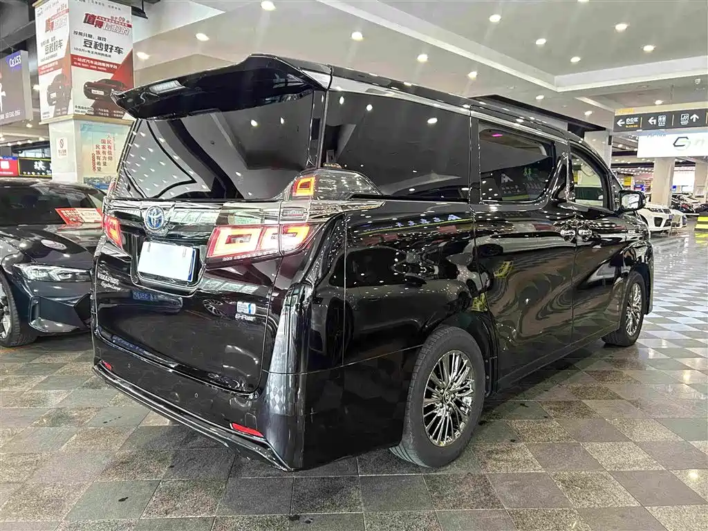Toyota Vellfire 2019 2.5L HV Luxury