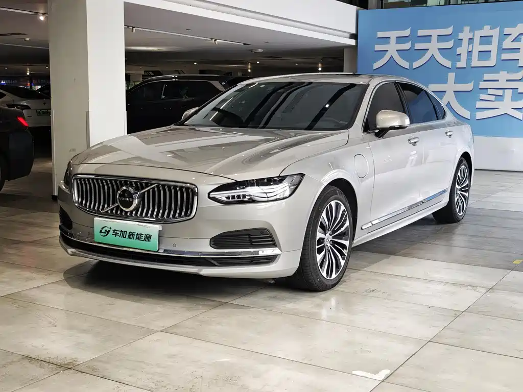 Volvo S90 PHEV 2023