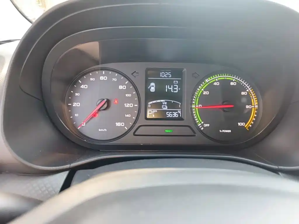 Roewe Clever — миниатюра 12