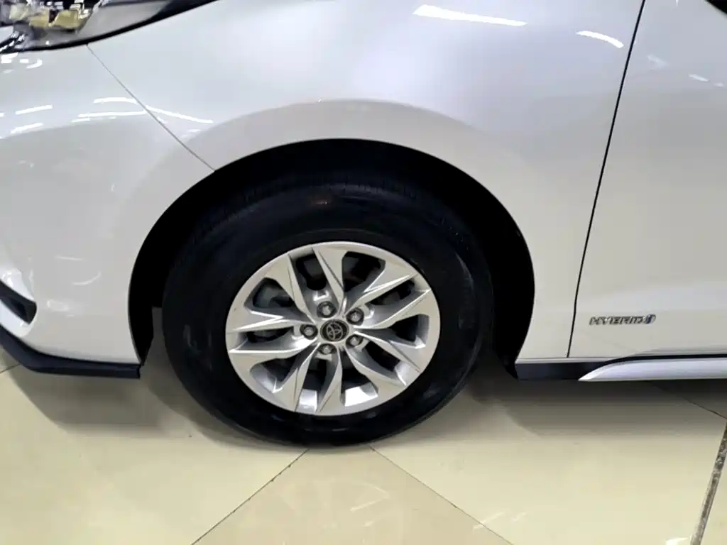 Toyota Granvia — миниатюра 23
