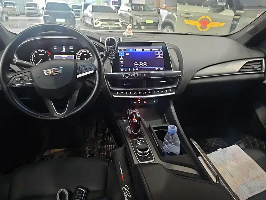 Cadillac CT5 — миниатюра 12