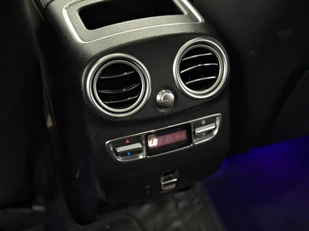 Mercedes-Benz GLC — миниатюра 11