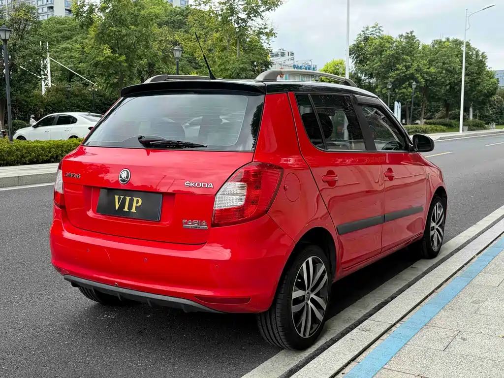Skoda Fabia — миниатюра 5