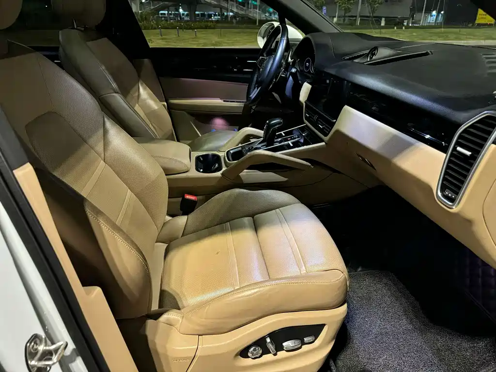Porsche Cayenne — миниатюра 5
