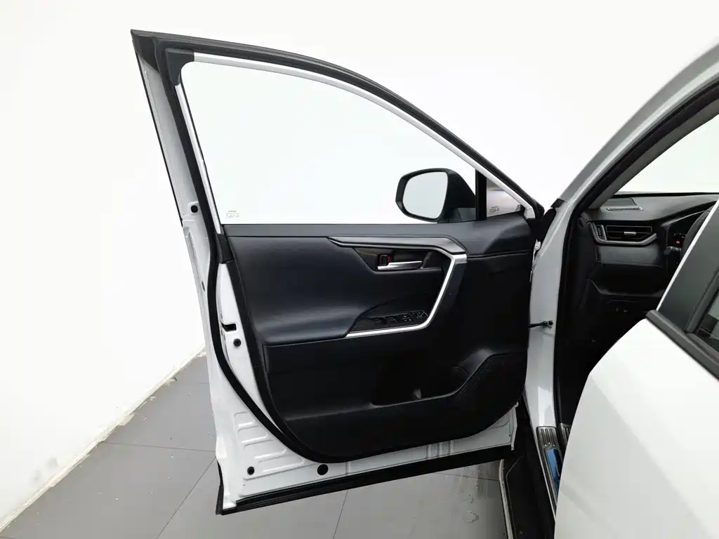 Toyota Wildlander — миниатюра 8