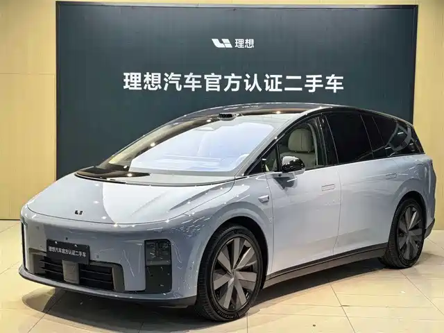2025 Li Xiang i8