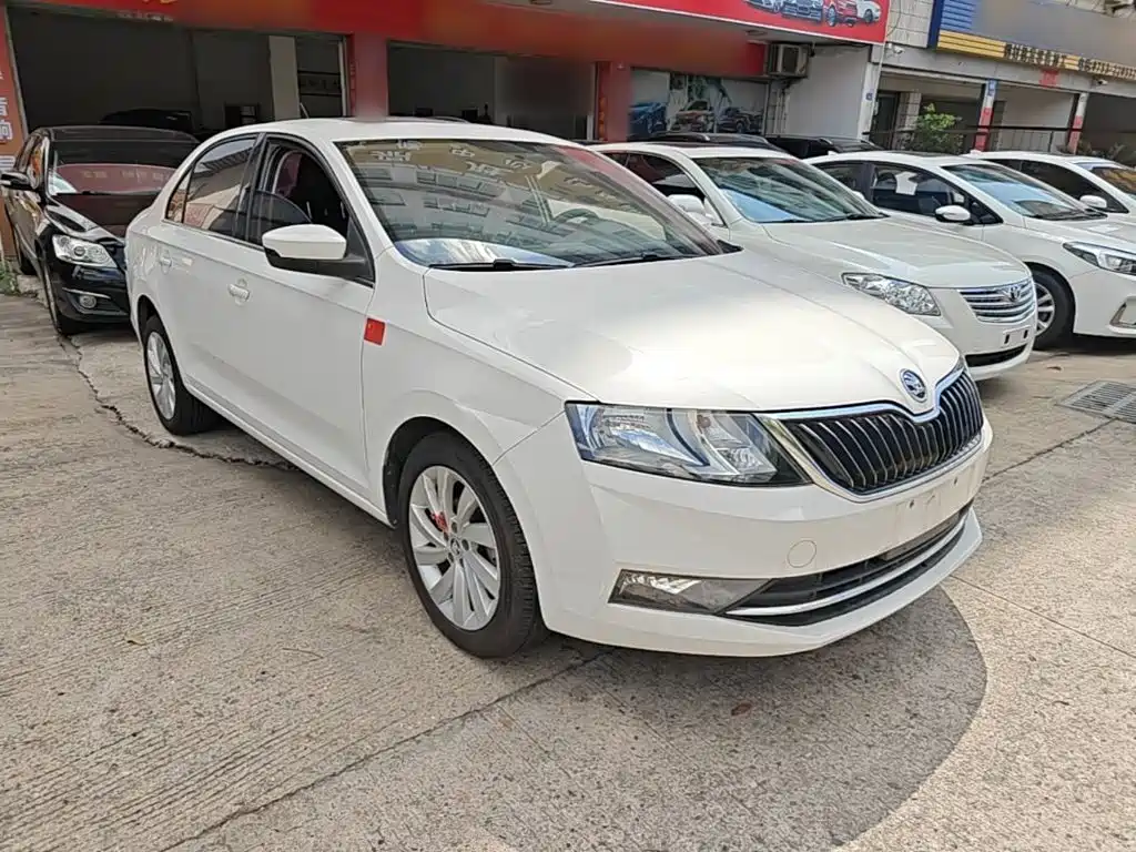 Skoda Rapid — миниатюра 4