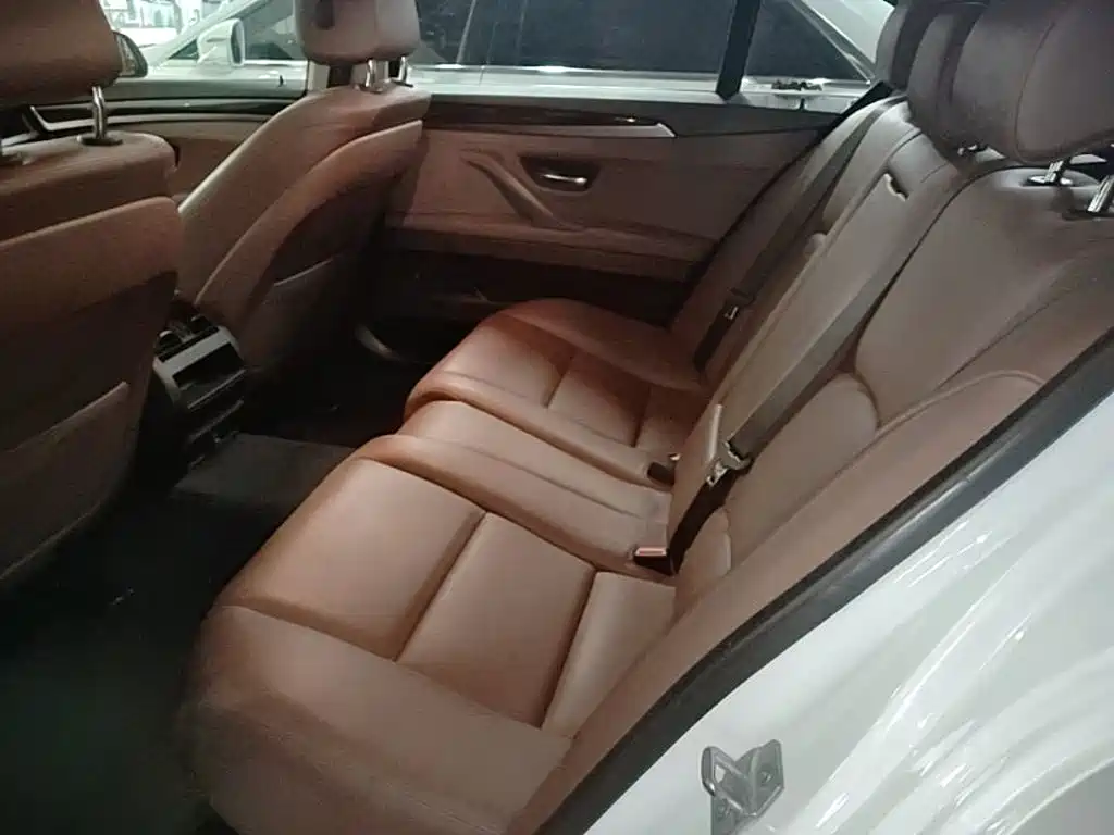 BMW 5 Series — миниатюра 17