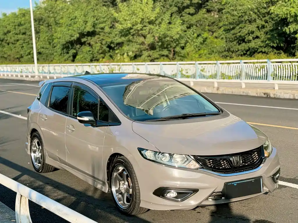 Honda Jade