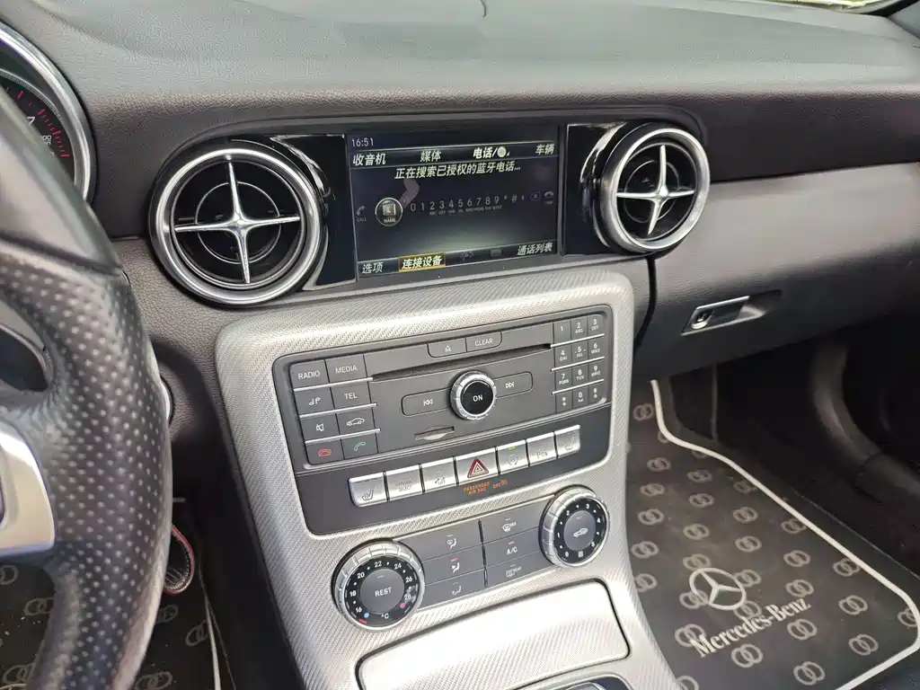 Mercedes-Benz SLC — миниатюра 13