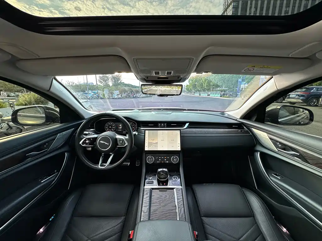 Jaguar XFL — миниатюра 14