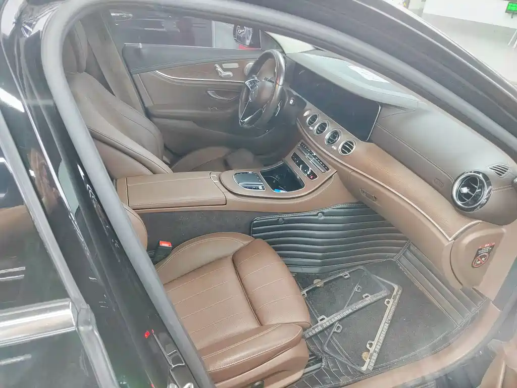 Mercedes-Benz E-Class — миниатюра 13