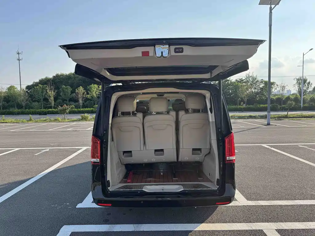 Mercedes-Benz V-Class — миниатюра 8