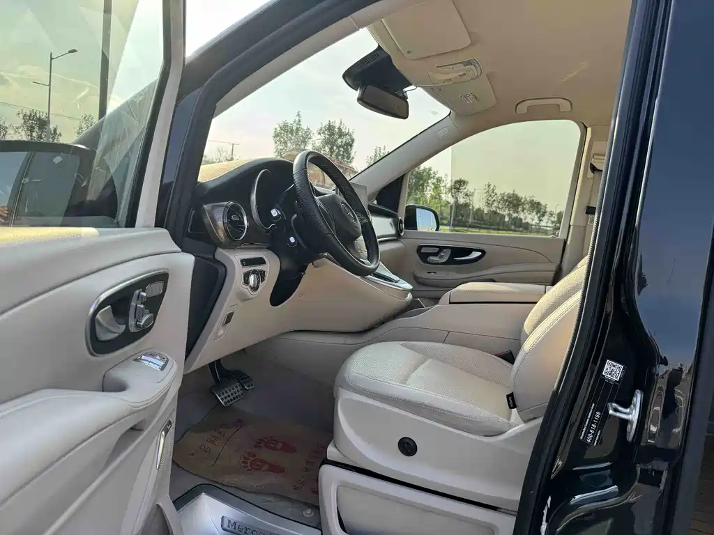Mercedes-Benz V-Class — миниатюра 26