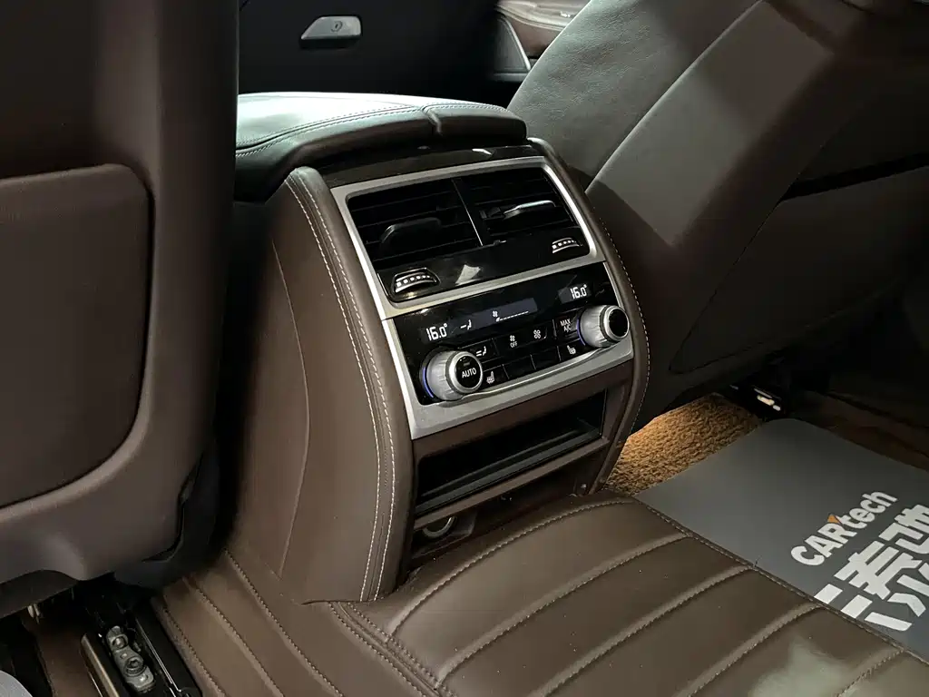 BMW 7 Series — миниатюра 20