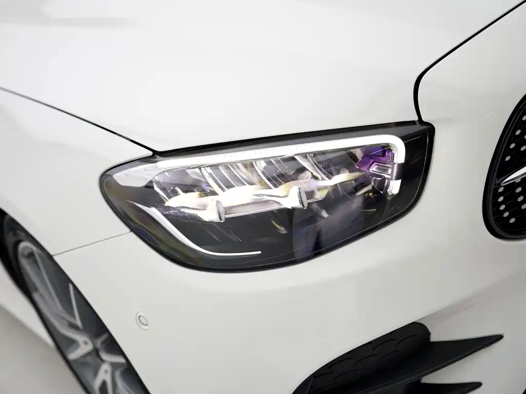Mercedes-Benz E-Class (Import) — миниатюра 21