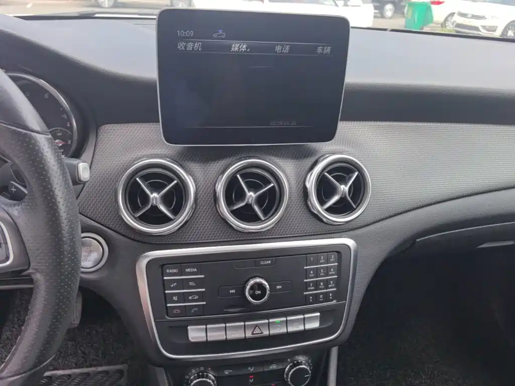 Mercedes-Benz GLA — миниатюра 13
