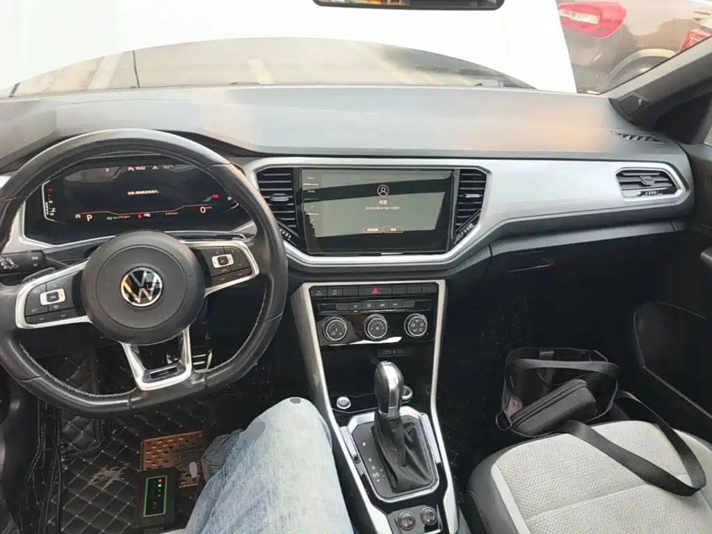 Volkswagen T-Roc — миниатюра 10