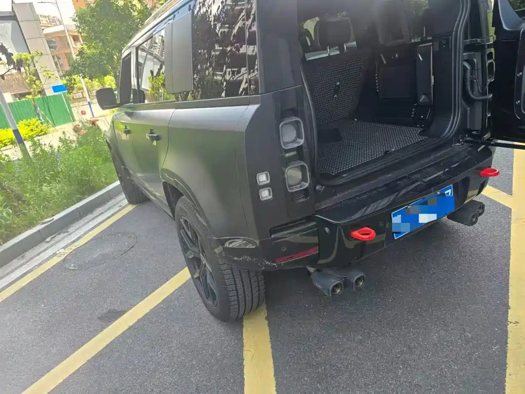 Land Rover Defender — миниатюра 4