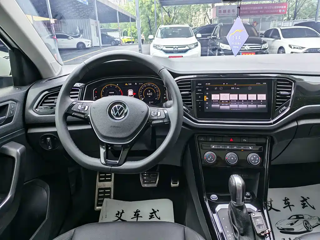 Volkswagen T-Roc — миниатюра 4