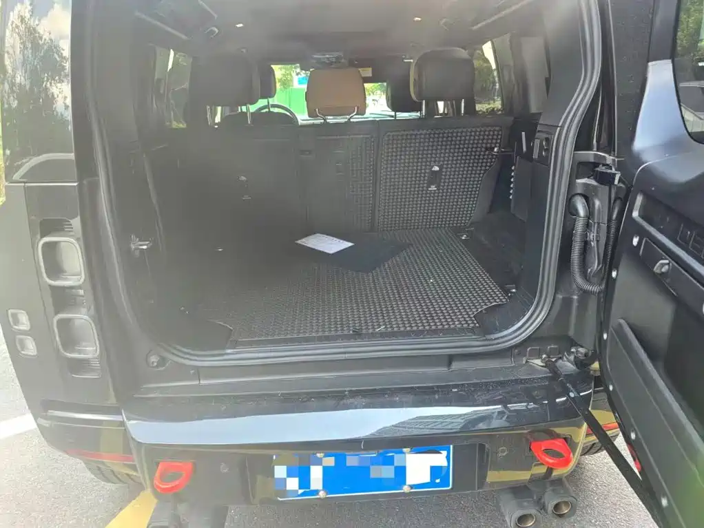 Land Rover Defender — миниатюра 3