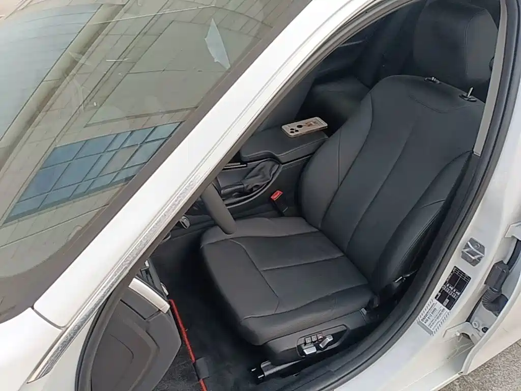 BMW 3 Series — миниатюра 15